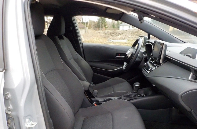 Toyota Corolla cena 32900 przebieg: 80486, rok produkcji 2020 z Wschowa małe 466